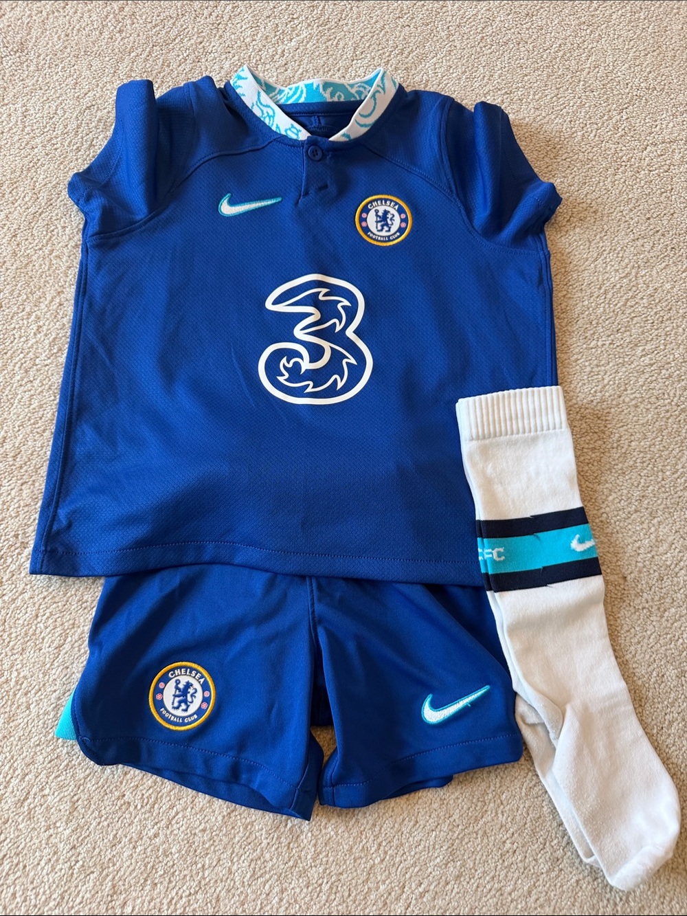 Nike Kids Chelsea FC Blue Jersey, Shorts & White Socks Set